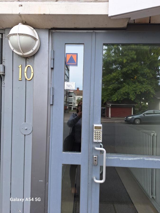 Kirkkokatu 10, Ilmainen Kadunvarsipysaekoeinti Apartamento